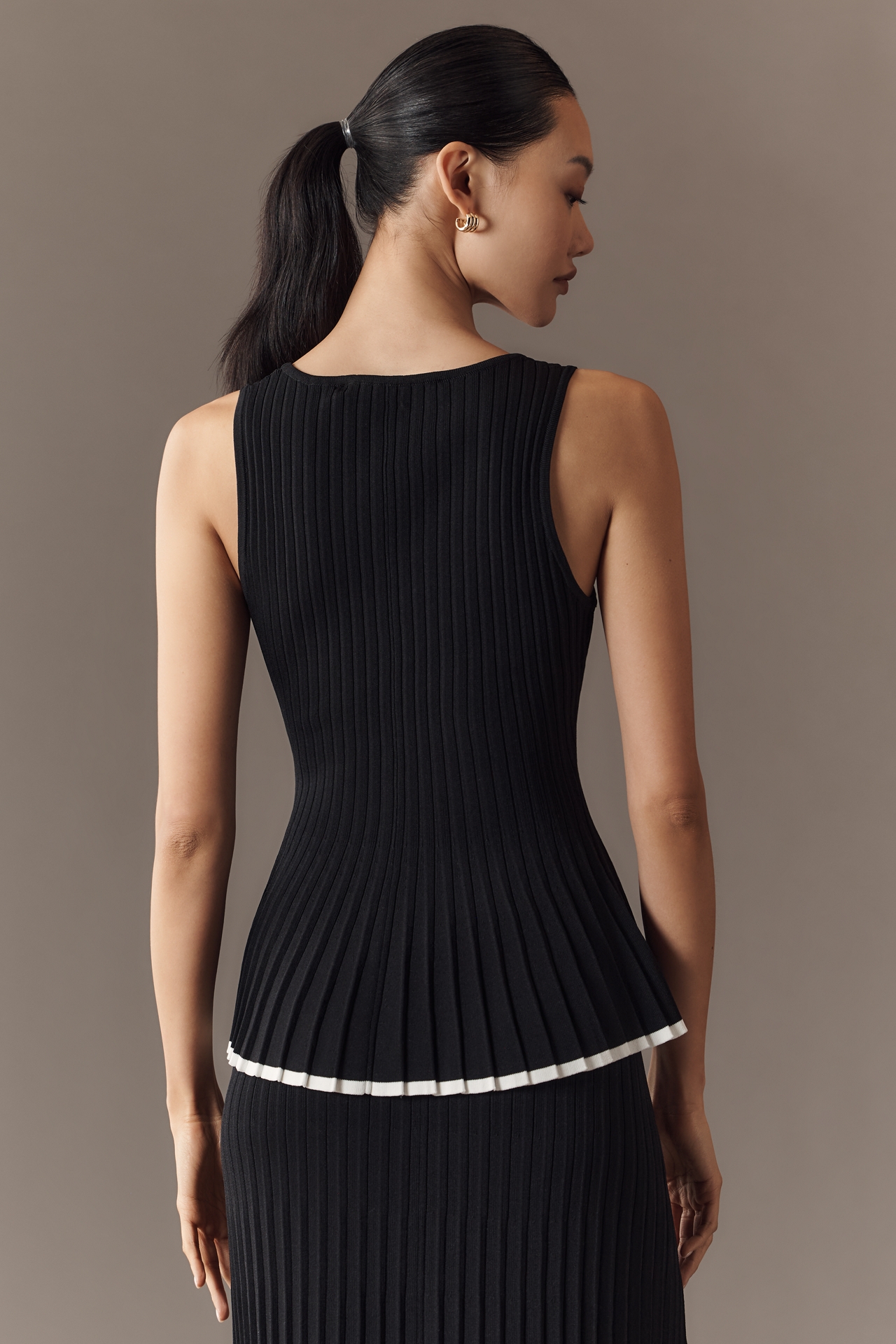 Endless Rose Scoop-Neck Pleated Hourglass Sweater Tank