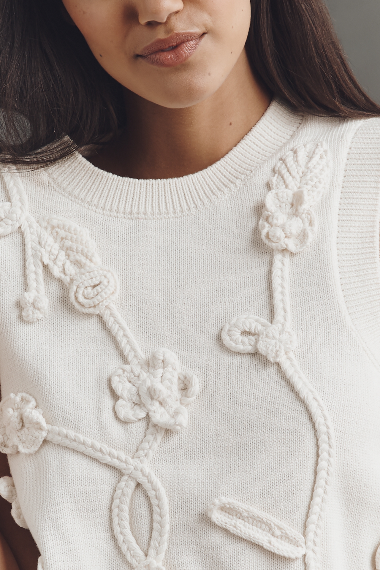 NVLT Sleeveless Crew-Neck 3D Floral Sweater Tank