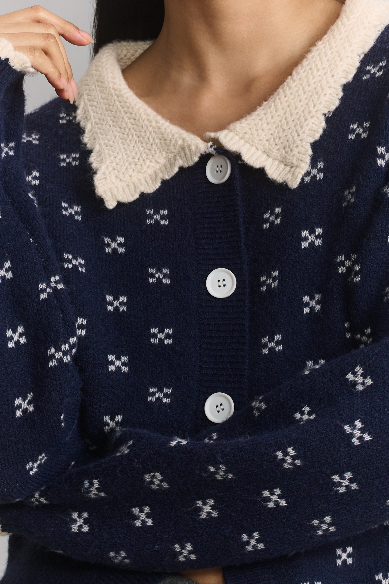 Raisonnel Collared Femme Cardigan Sweater