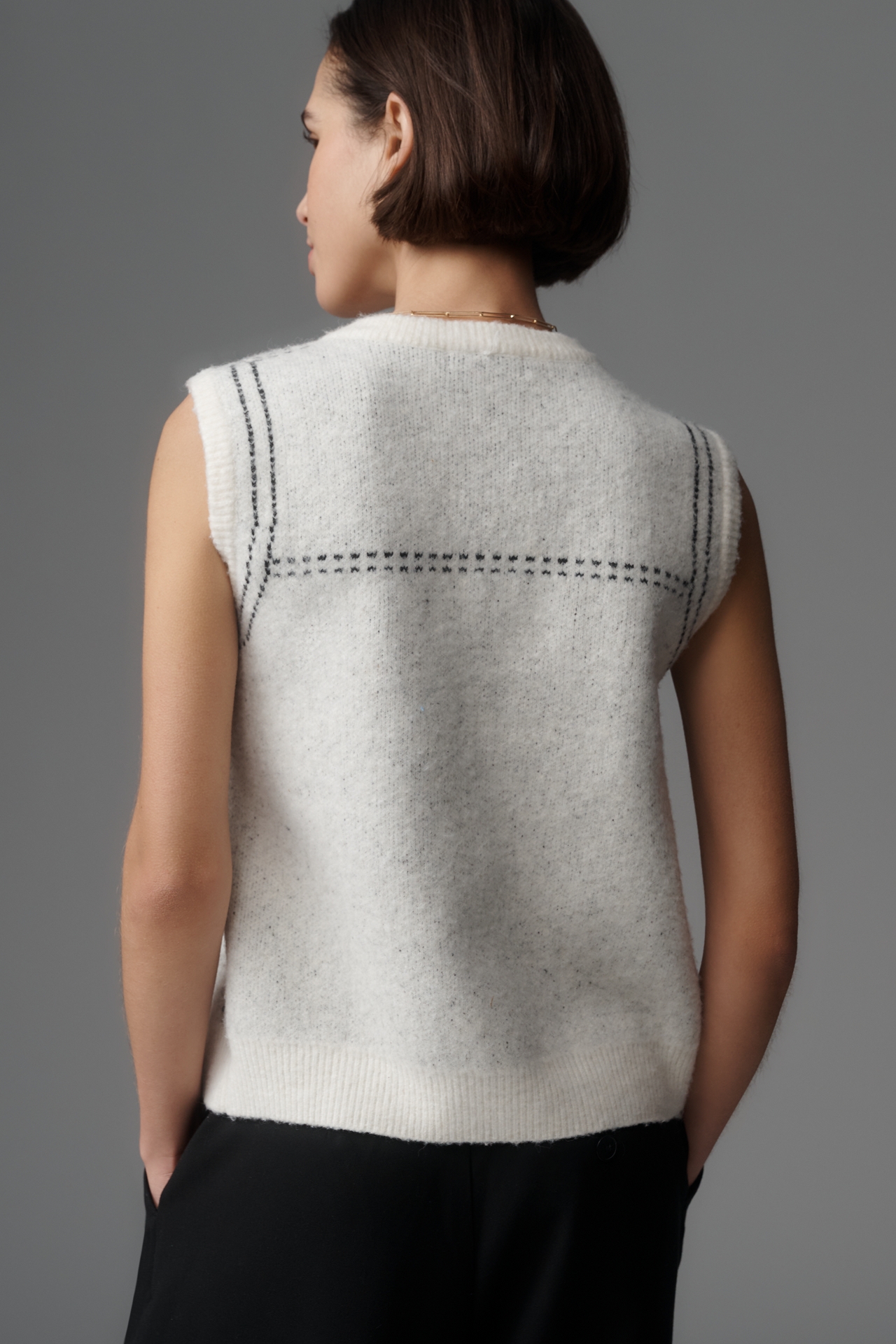 RAISONNEL Contrast-Stitch Sweater Vest