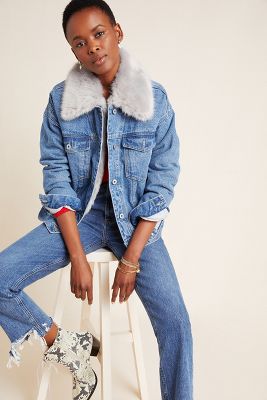 Jean jacket with discount white fur collar