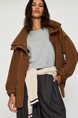 Chaqueta de Gamuza con Cuello de Embudo By Anthropologie