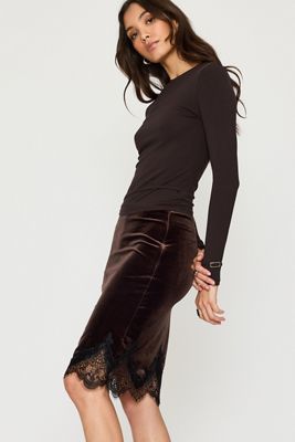 Feners Suave Velvet Lace-Hem Skirt