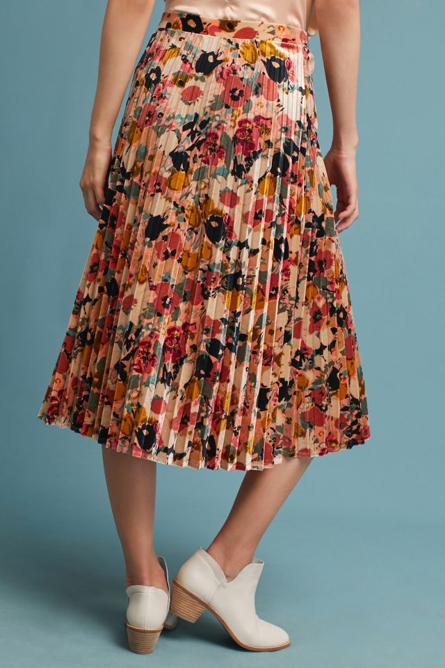 Patterned on sale velvet skirt