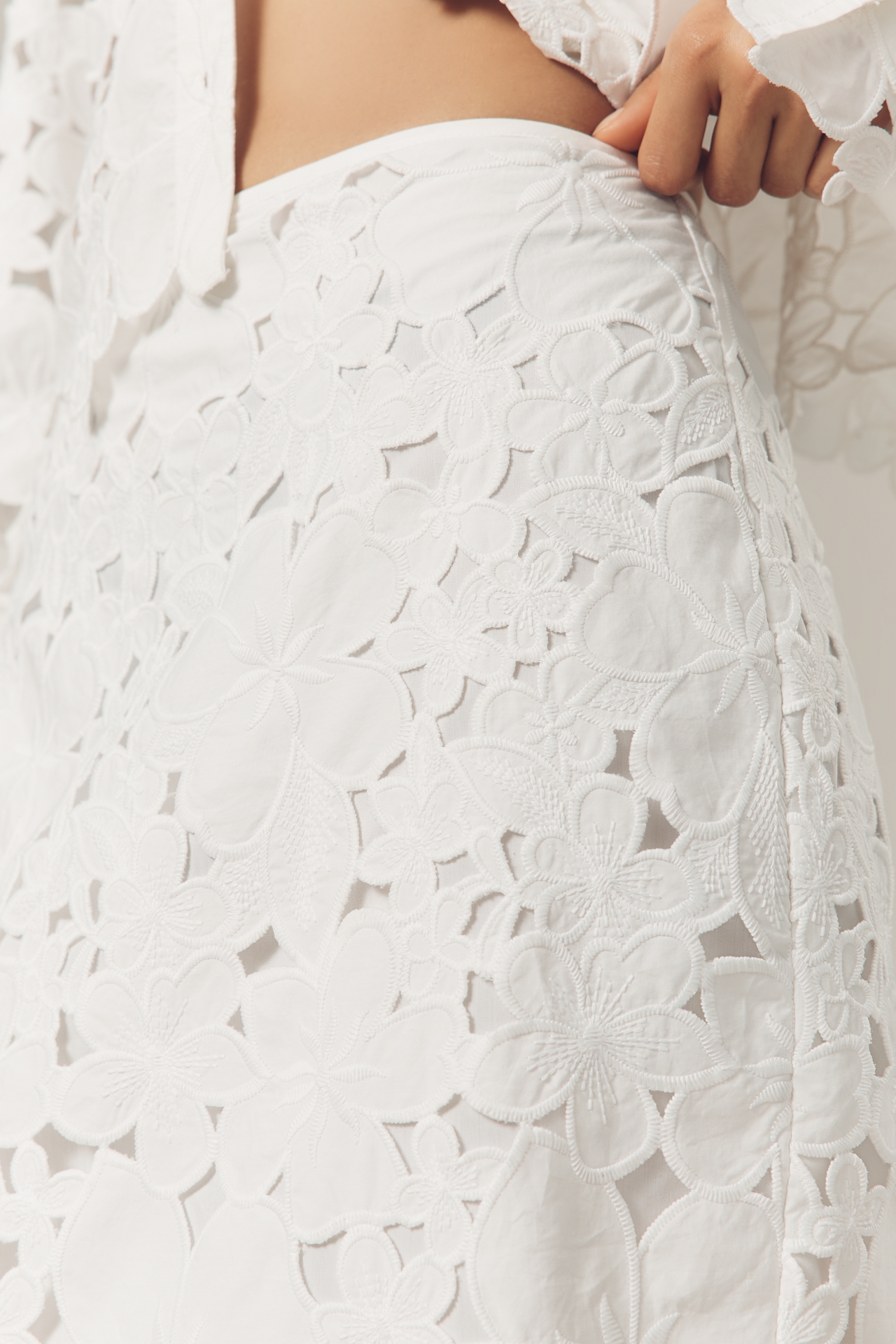 Endless Rose Lace Midi Pencil Skirt
