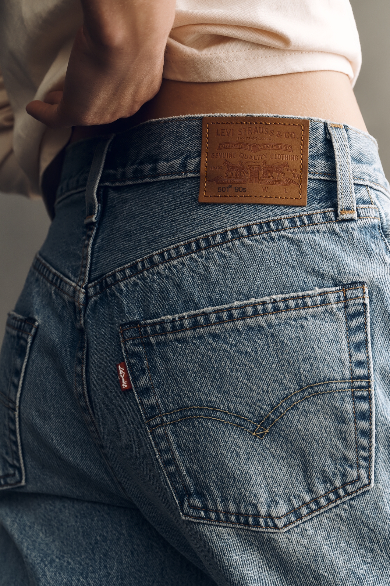 Levi's 501 90's High-Rise Straight-Leg Jeans