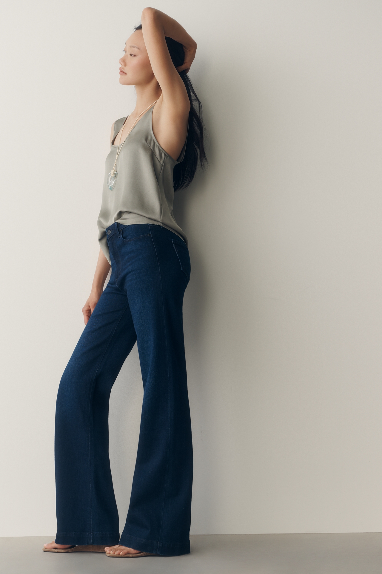 PAIGE Leenah 32" Mid-Rise Flared Jeans
