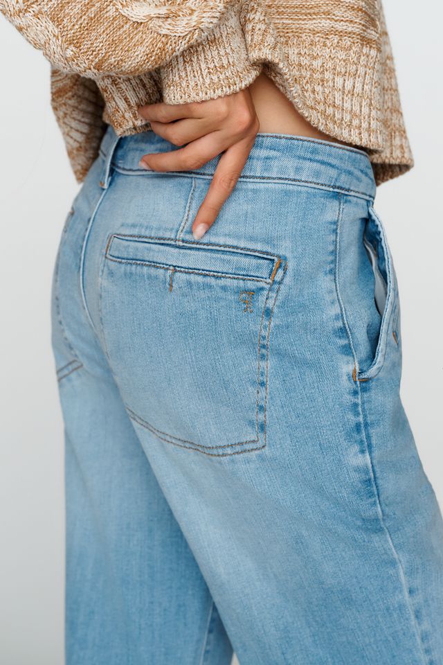 Pilcro Le Brun Low Rise Bootcut Jeans #4