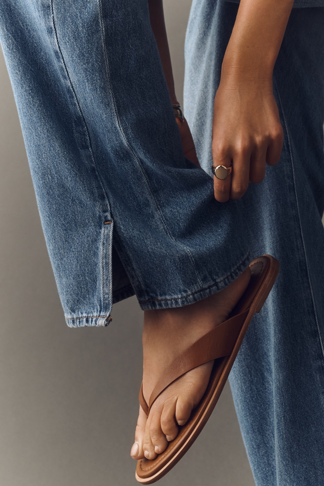 Citizens of Humanity Track Mid-Rise Wide-Leg Jeans