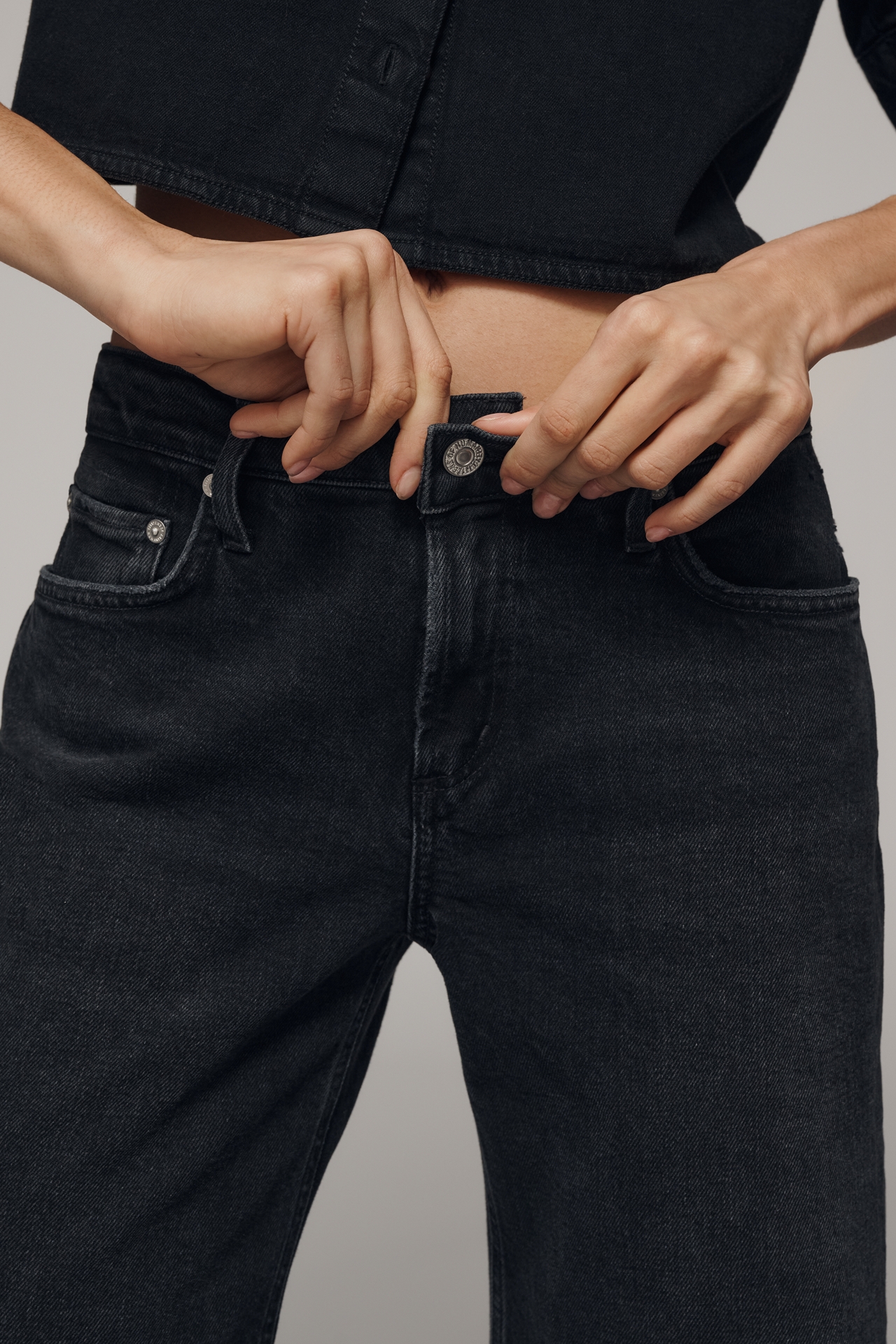 Citizens of Humanity Nora Mid-Rise Tapered Jeans