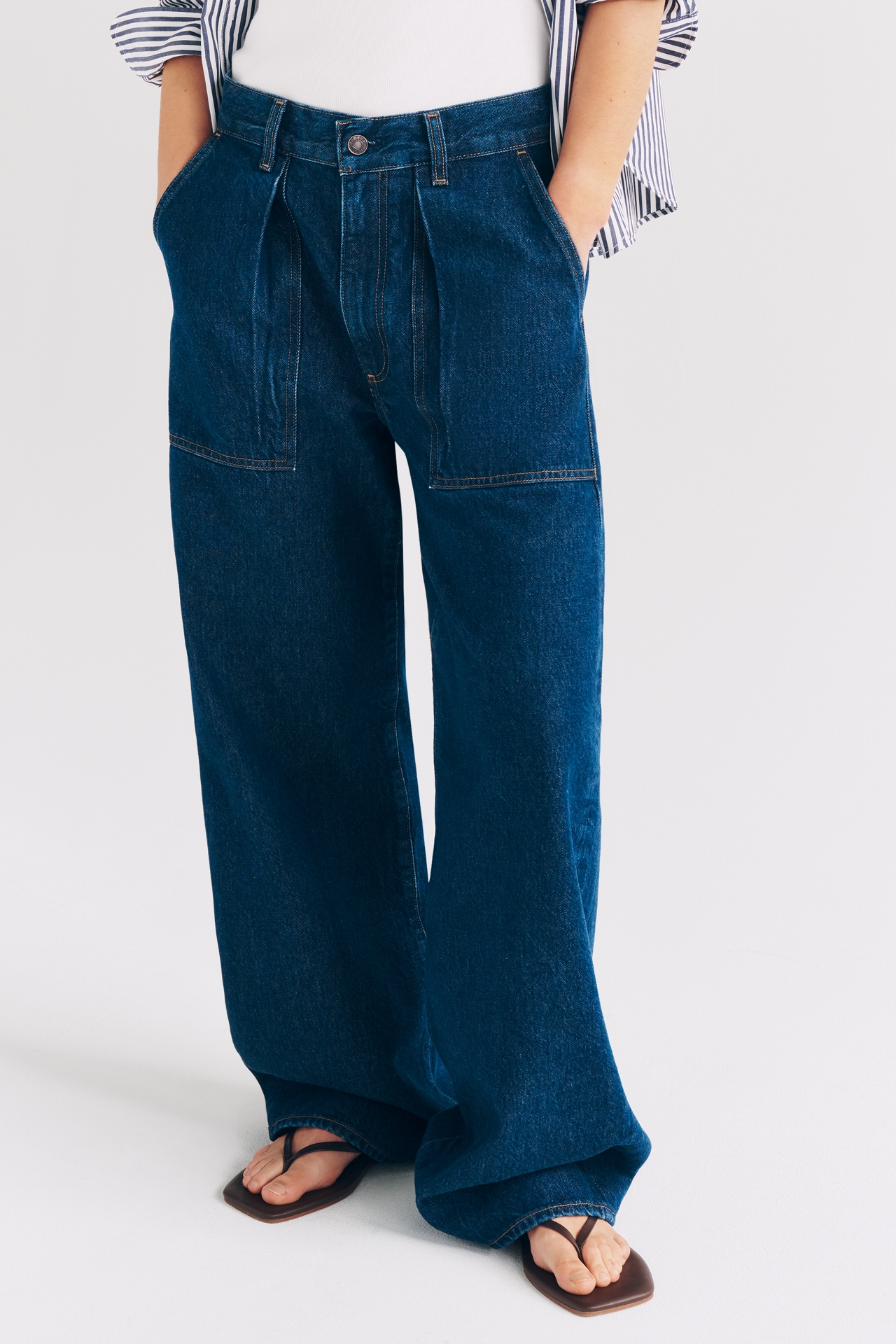 AGOLDE Low Curve Utility Mid-Rise Barrel-Leg Jeans