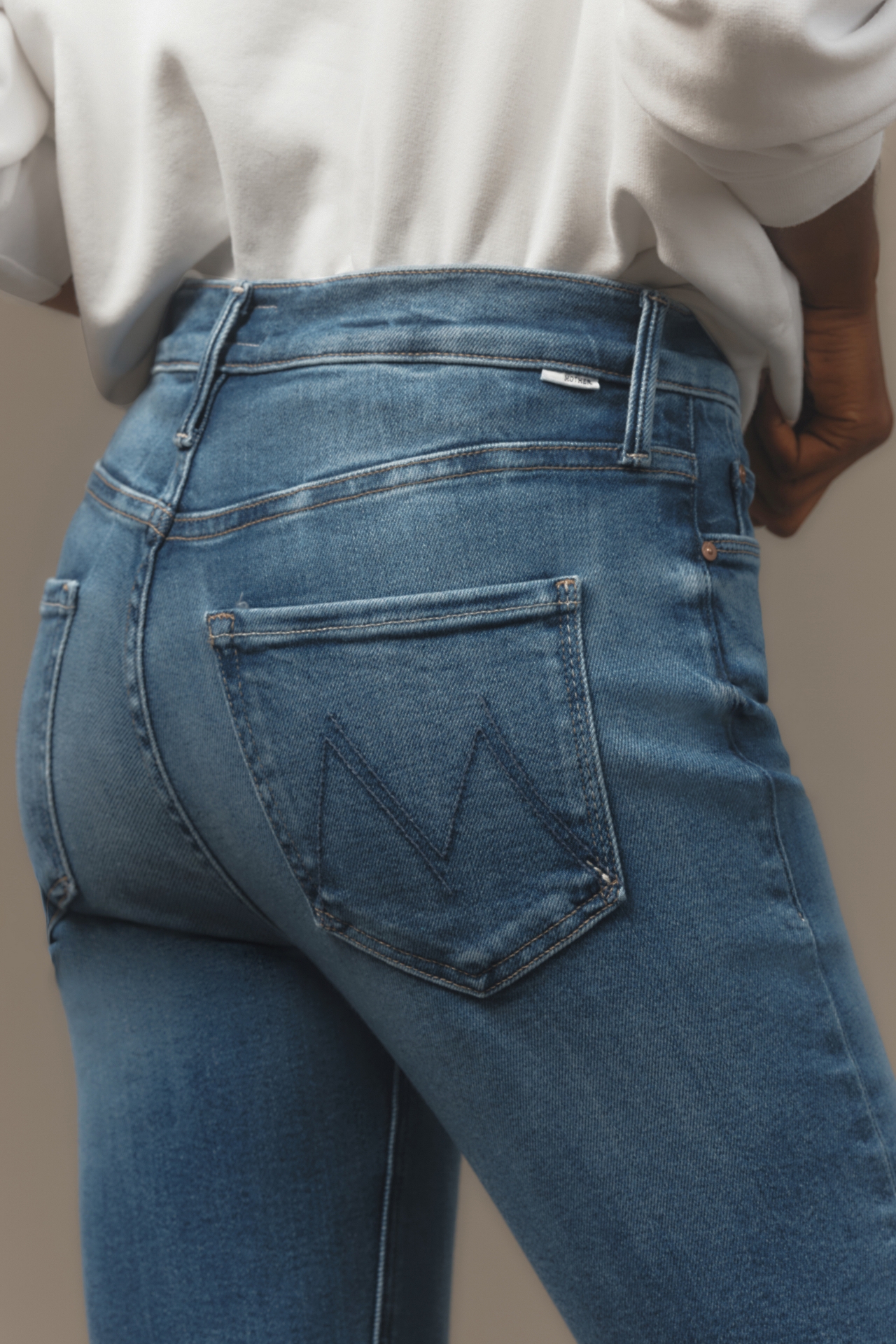 MOTHER The Dazzler Mid-Rise Crop Straight-Leg Jeans