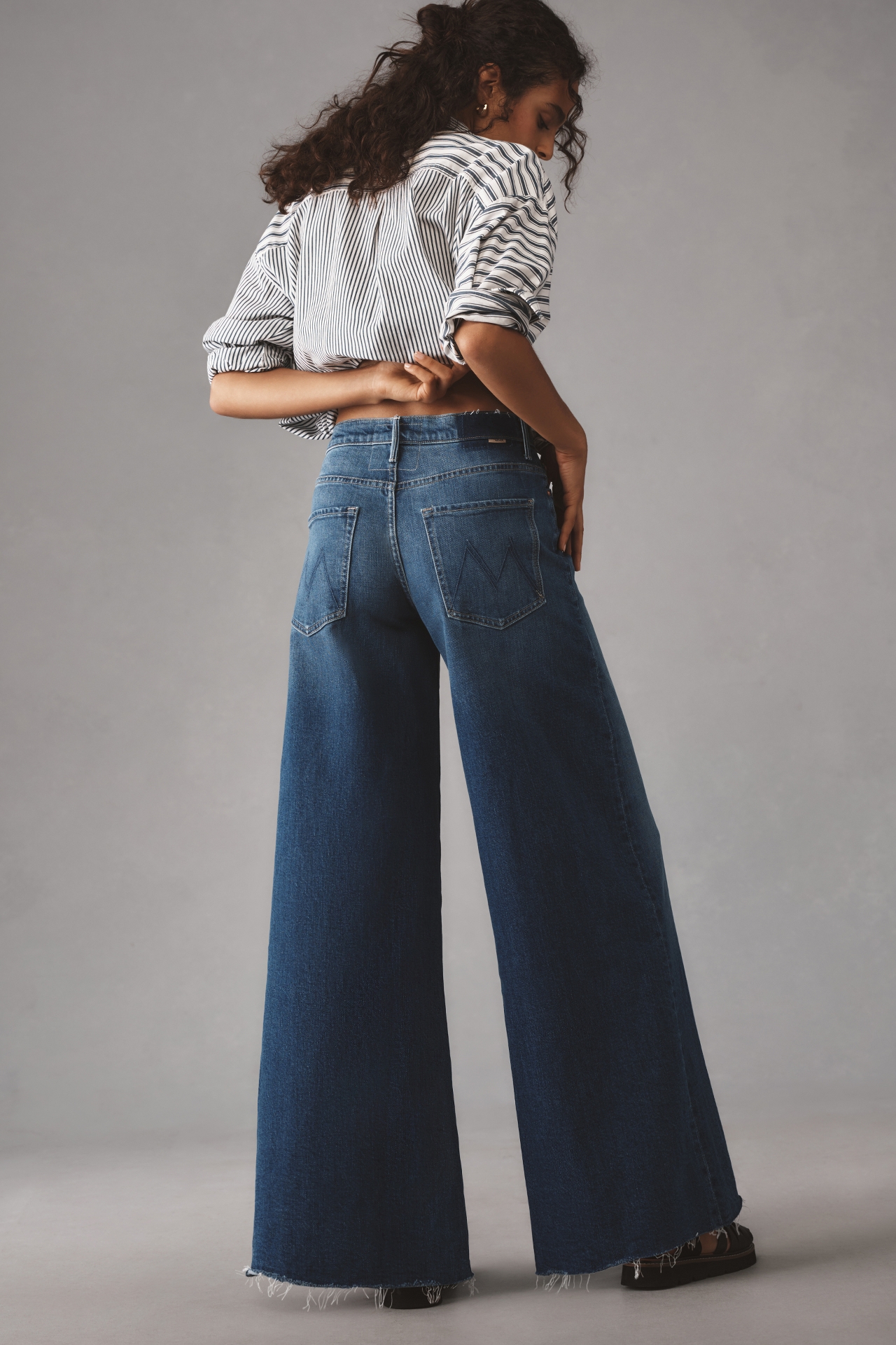 MOTHER Swisher Sneak Fray Mid-Rise Wide-Leg Jeans