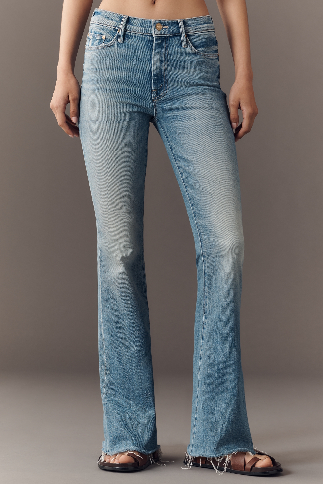 MOTHER The Weekender Mid-Rise Fray Jeans