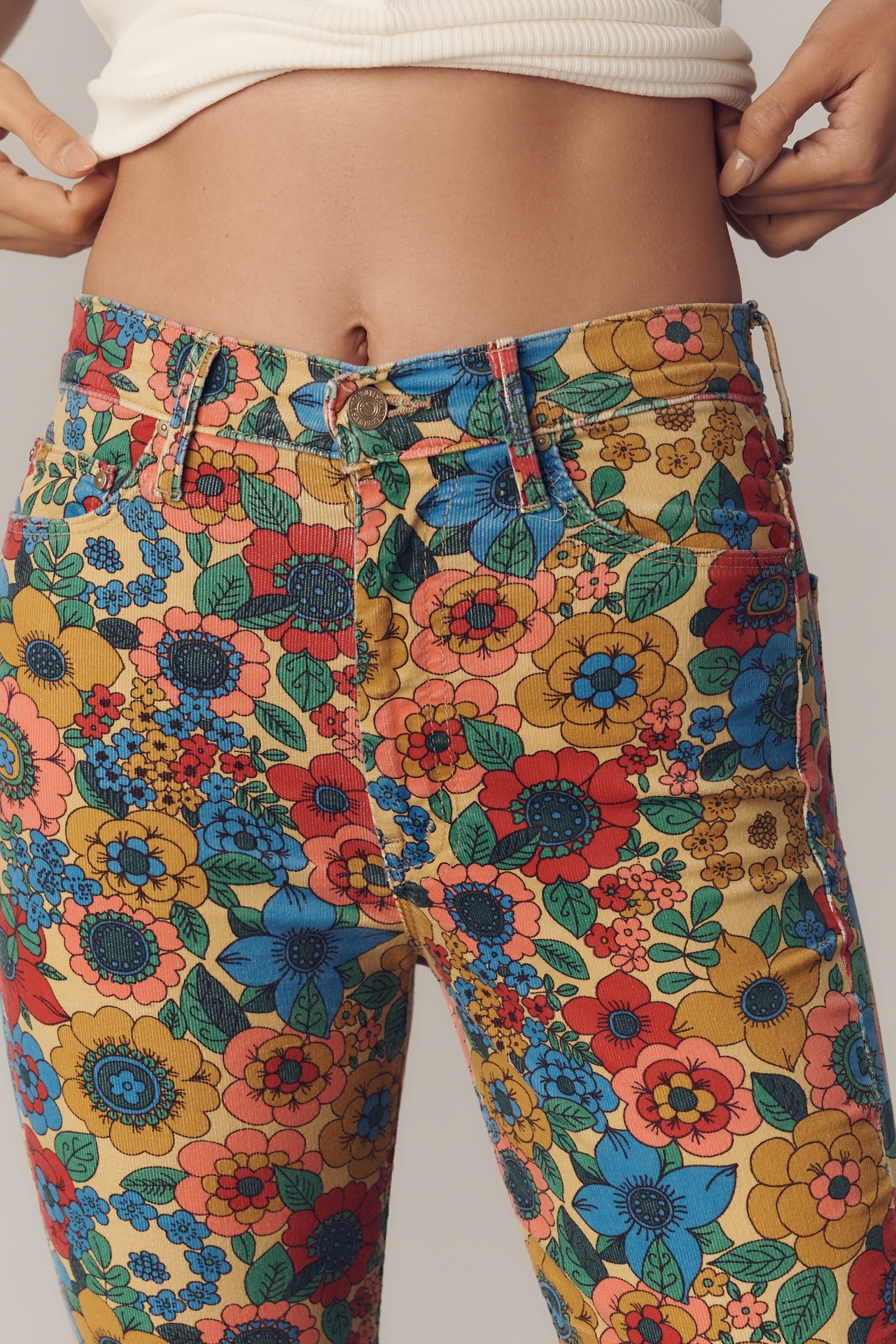 MOTHER The Weekender Skimp Mid-Rise Flare Jeans