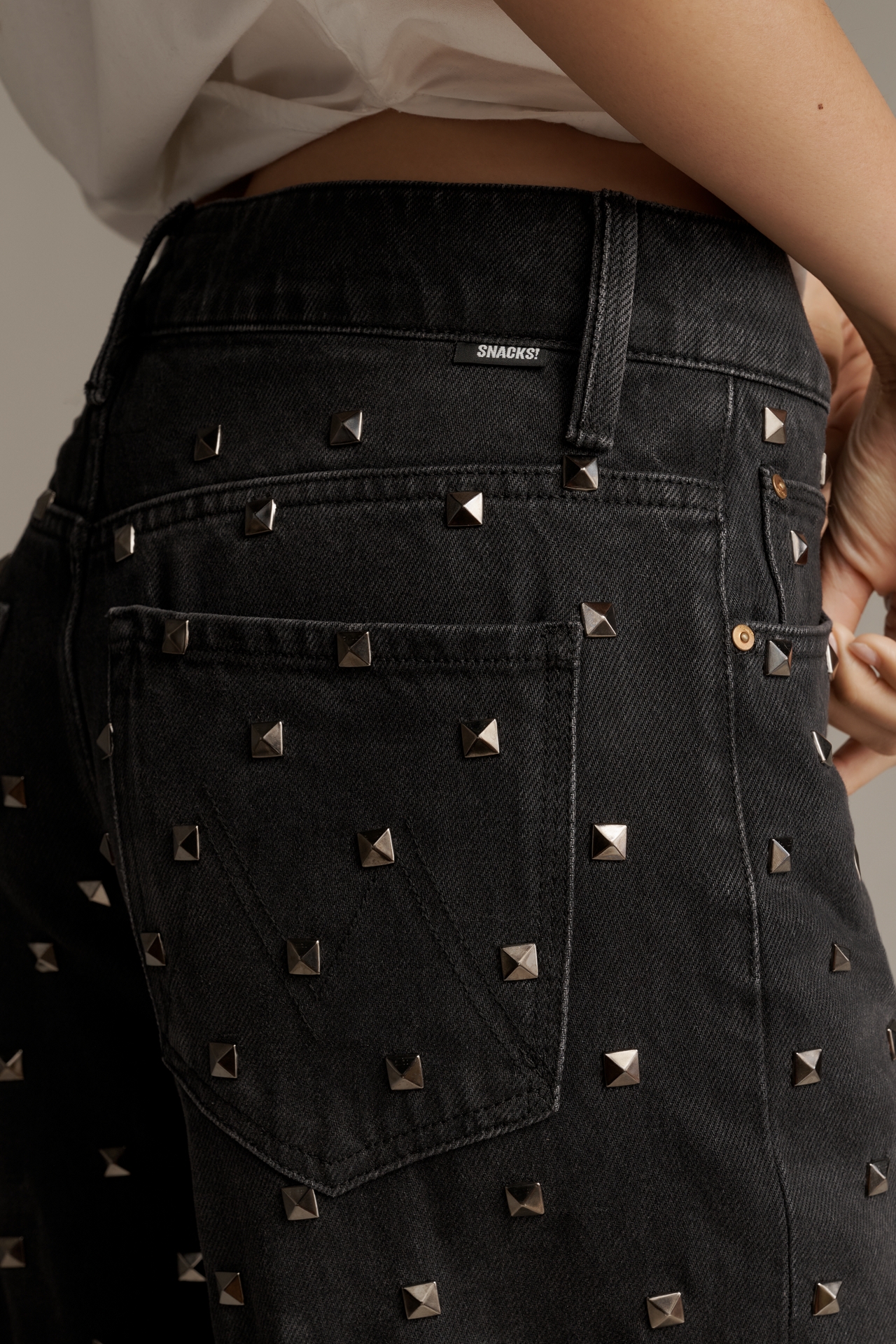MOTHER The Studded Smoothie Sneak Mid-Rise Straight Jeans