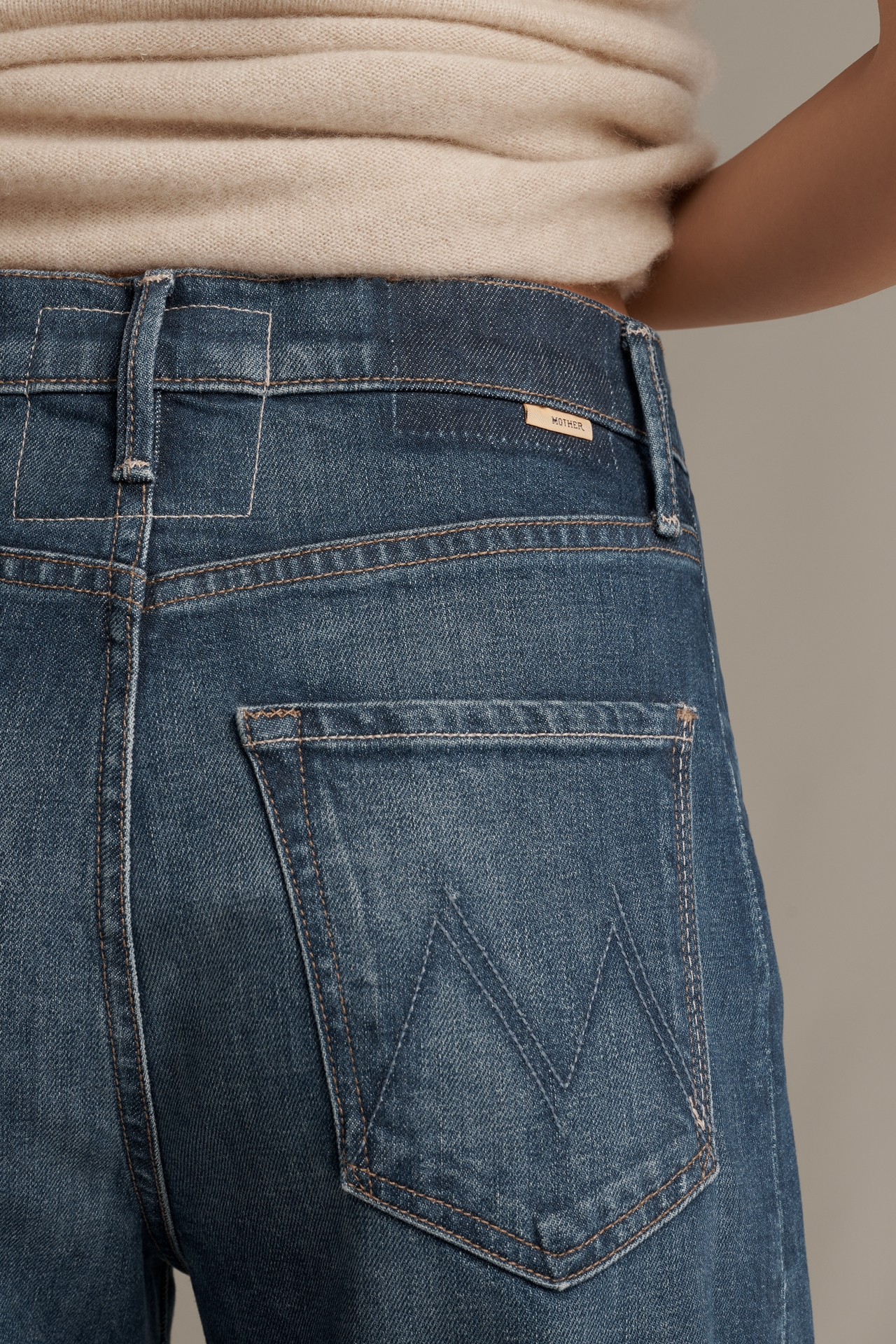 MOTHER The Half Pipe Ankle Cuffed Fray Jeans