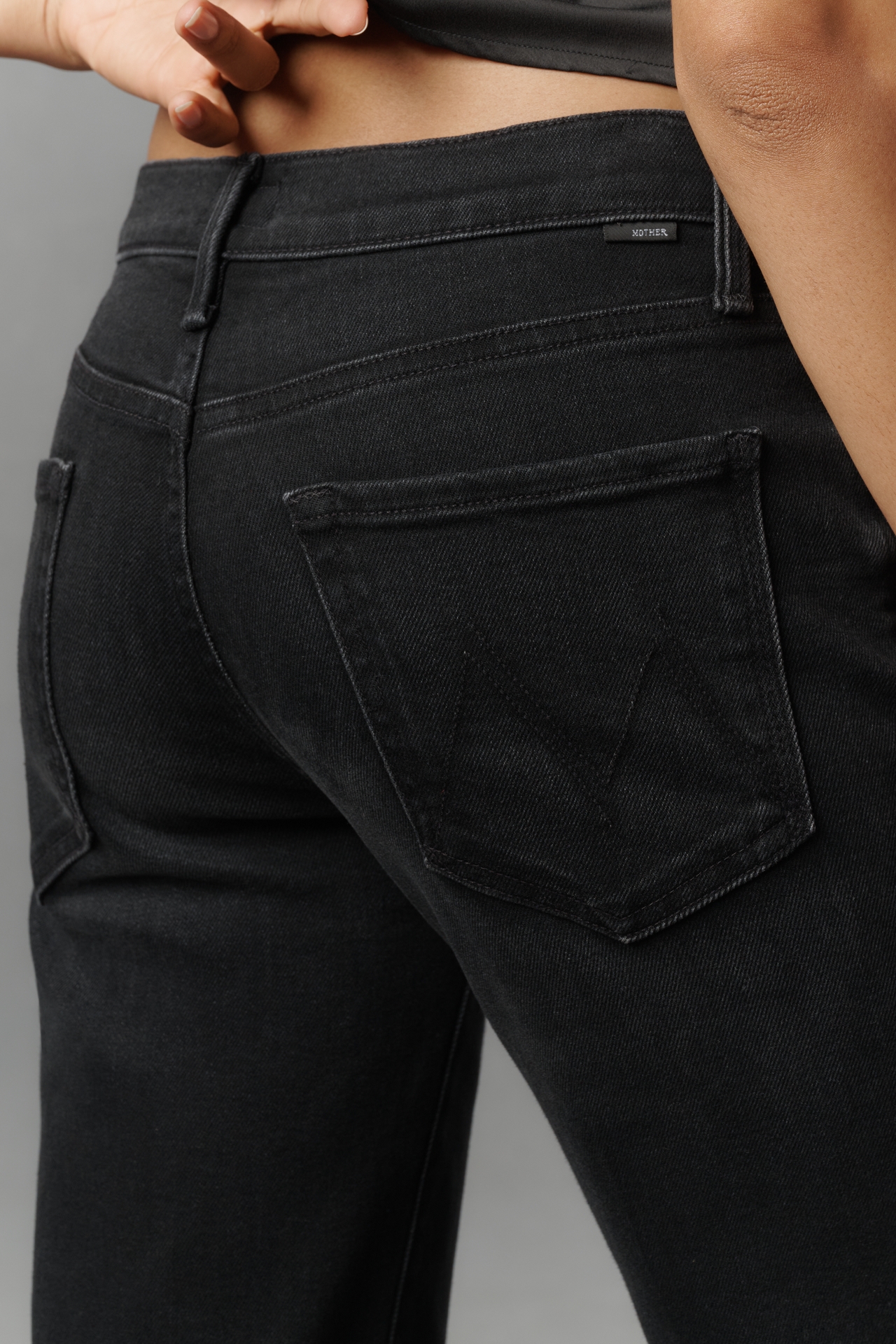 MOTHER The Rambler Mid-Rise Flood Jeans