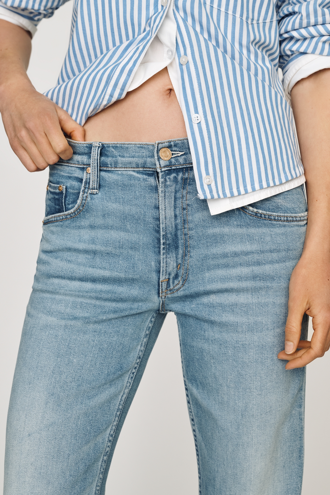 MOTHER The Bookie Sneak Mid-Rise Bootleg Jeans