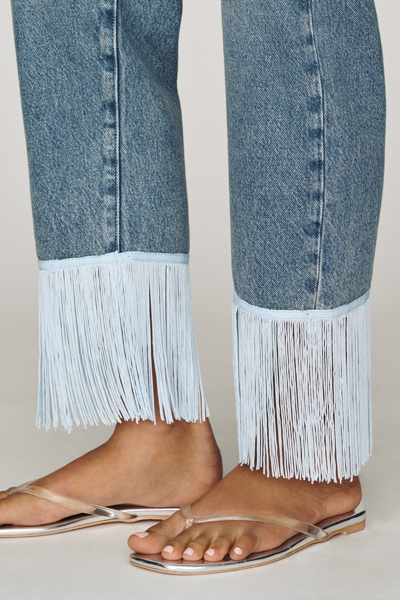 MOTHER Relish Fringed Low-Rise Cropped Jeans