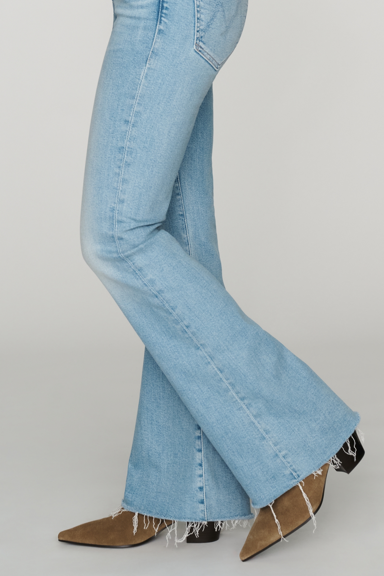 MOTHER The Weekender Mid-Rise Bootcut Jeans