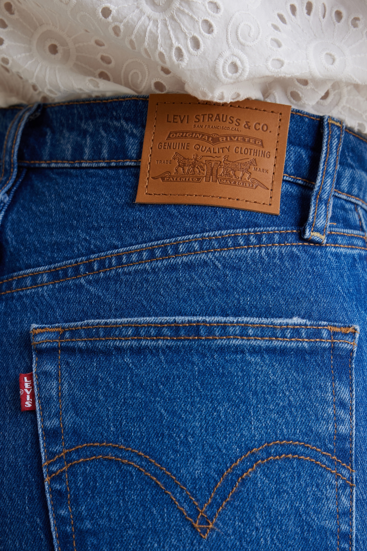 Levi's Ribcage Super High-Rise Straight-Leg Ankle Jeans
