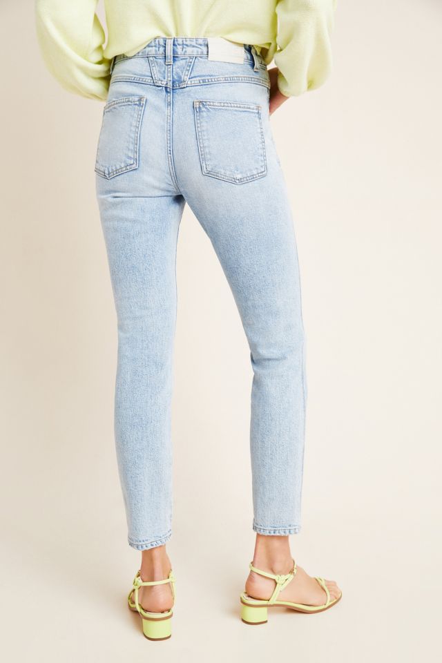 Closed Pedal Pusher Ultra High-Rise Slim Ankle Jeans