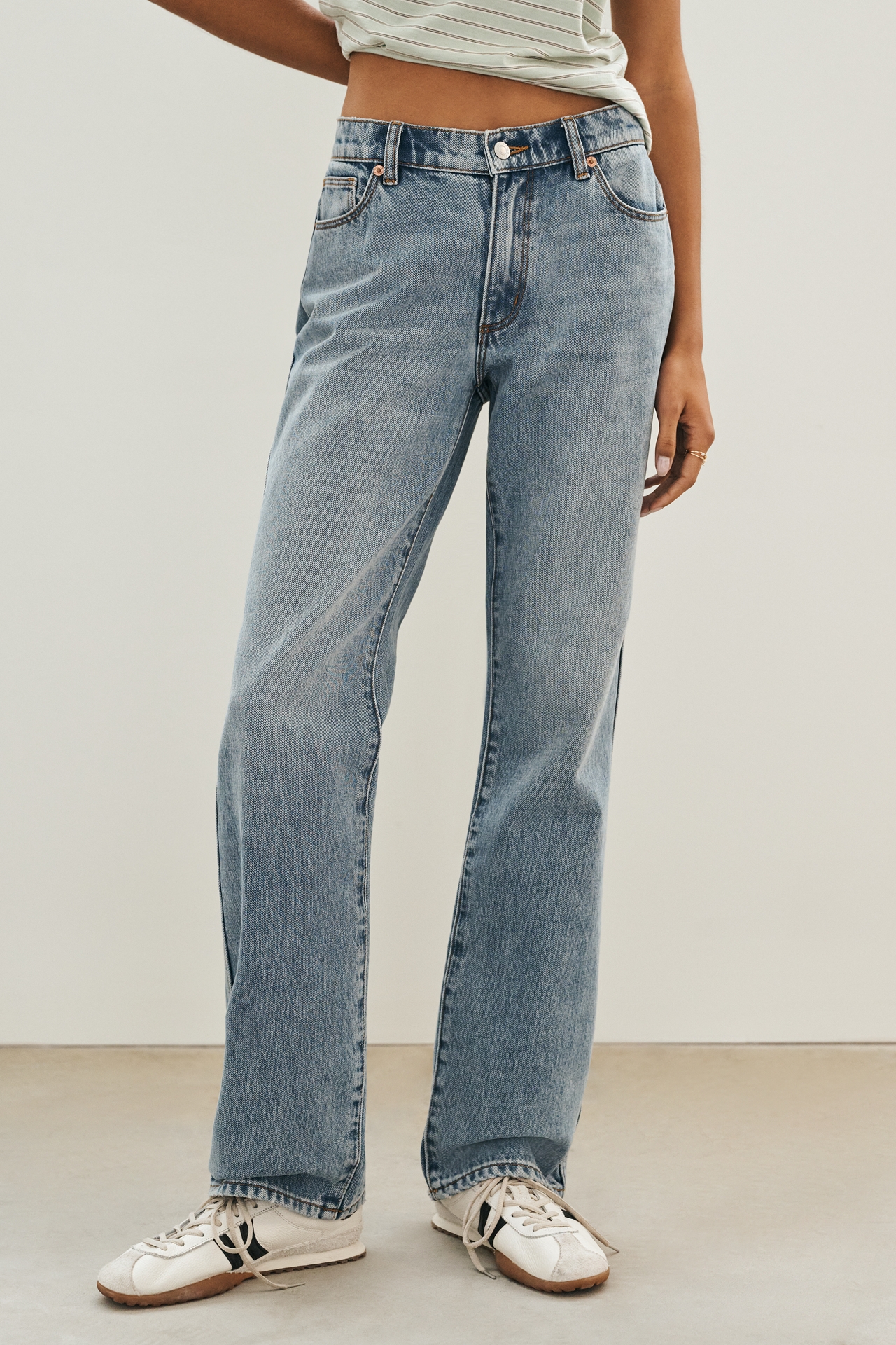 Rolla's Meg Mid-Rise Straight Jeans