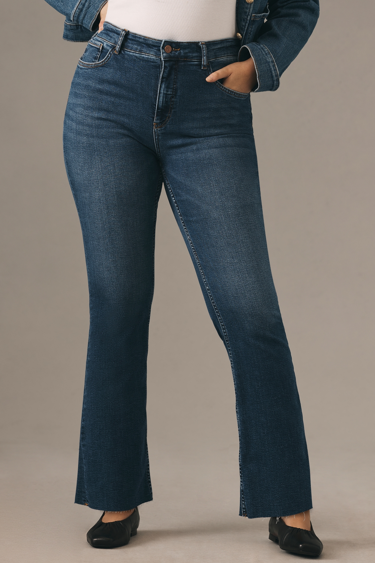 The Yaya Mid-Rise Crop Jeans by Pilcro