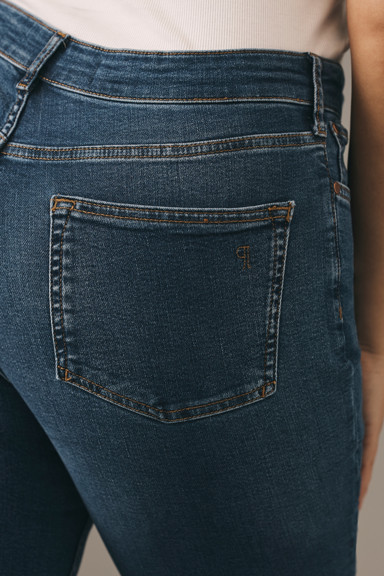 The Yaya Mid-Rise Crop Jeans by Pilcro