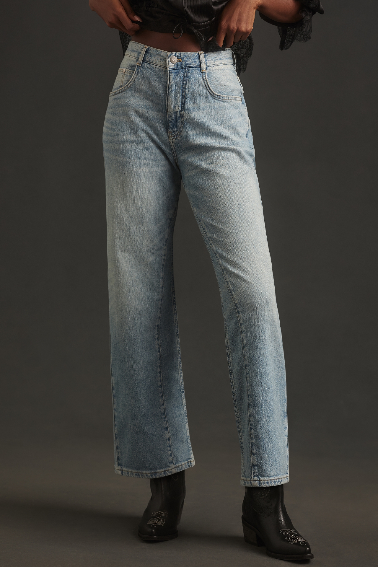 The Ellis Tapered Barrel Jeans by Pilcro