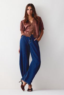 Les jeans Mollie à taille basse coupe baril