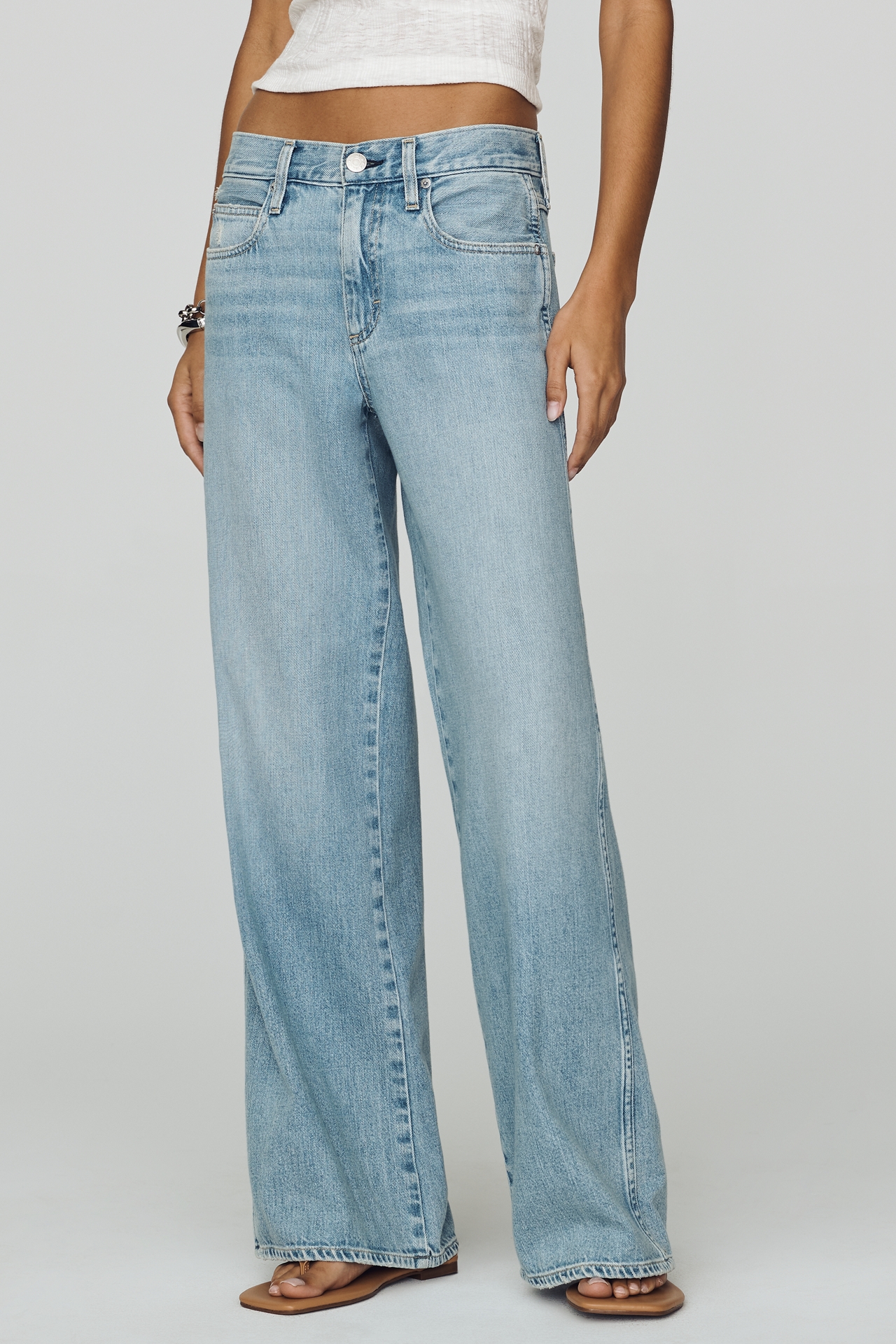 AMO Regina Mid-Rise Straight-Leg Jeans