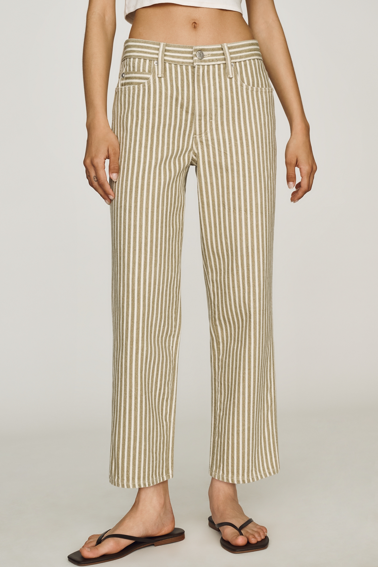 AMO Billie Mid-Rise Straight Jeans