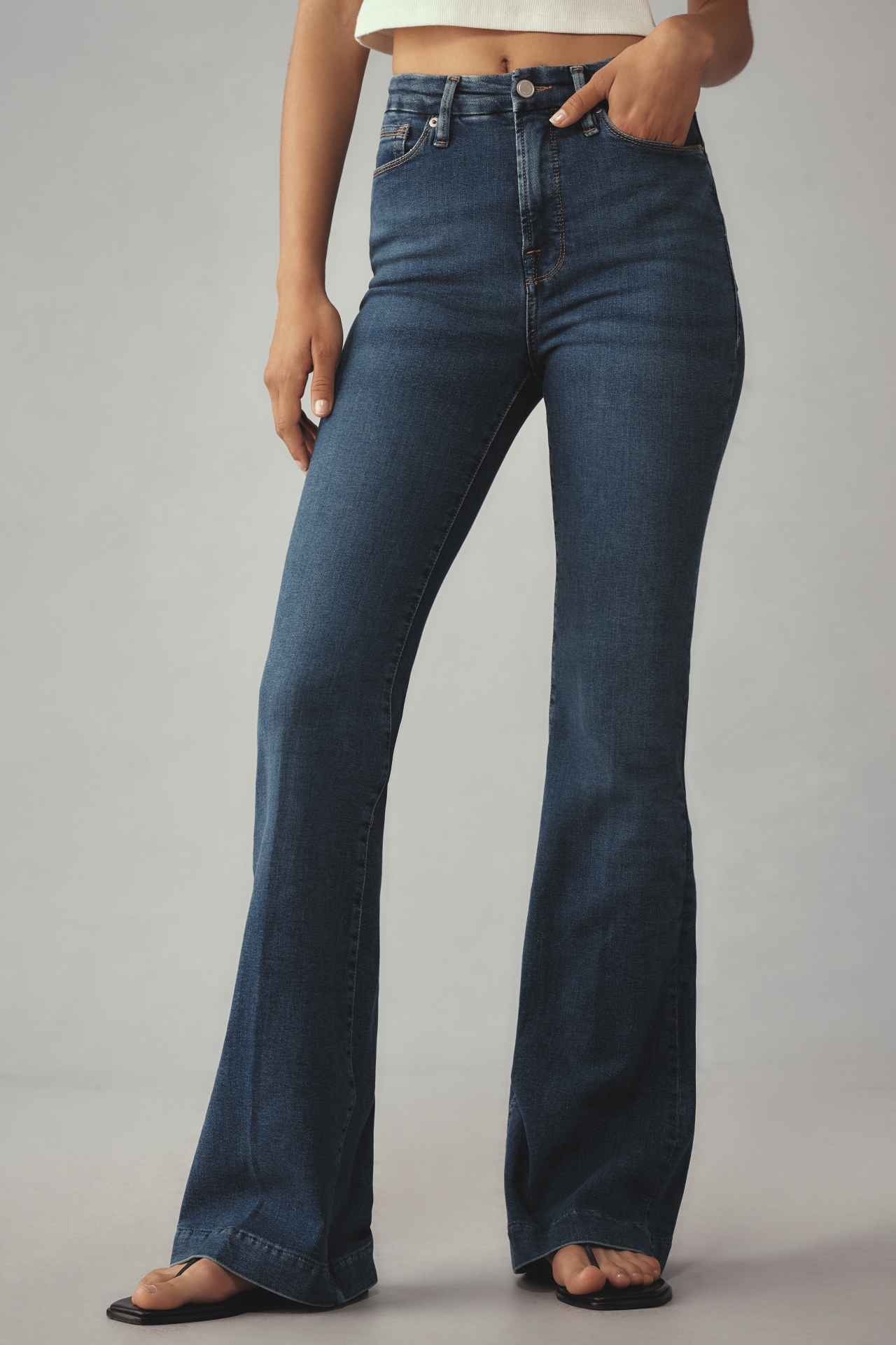 Good American Legs Mid-Rise Flare Jeans