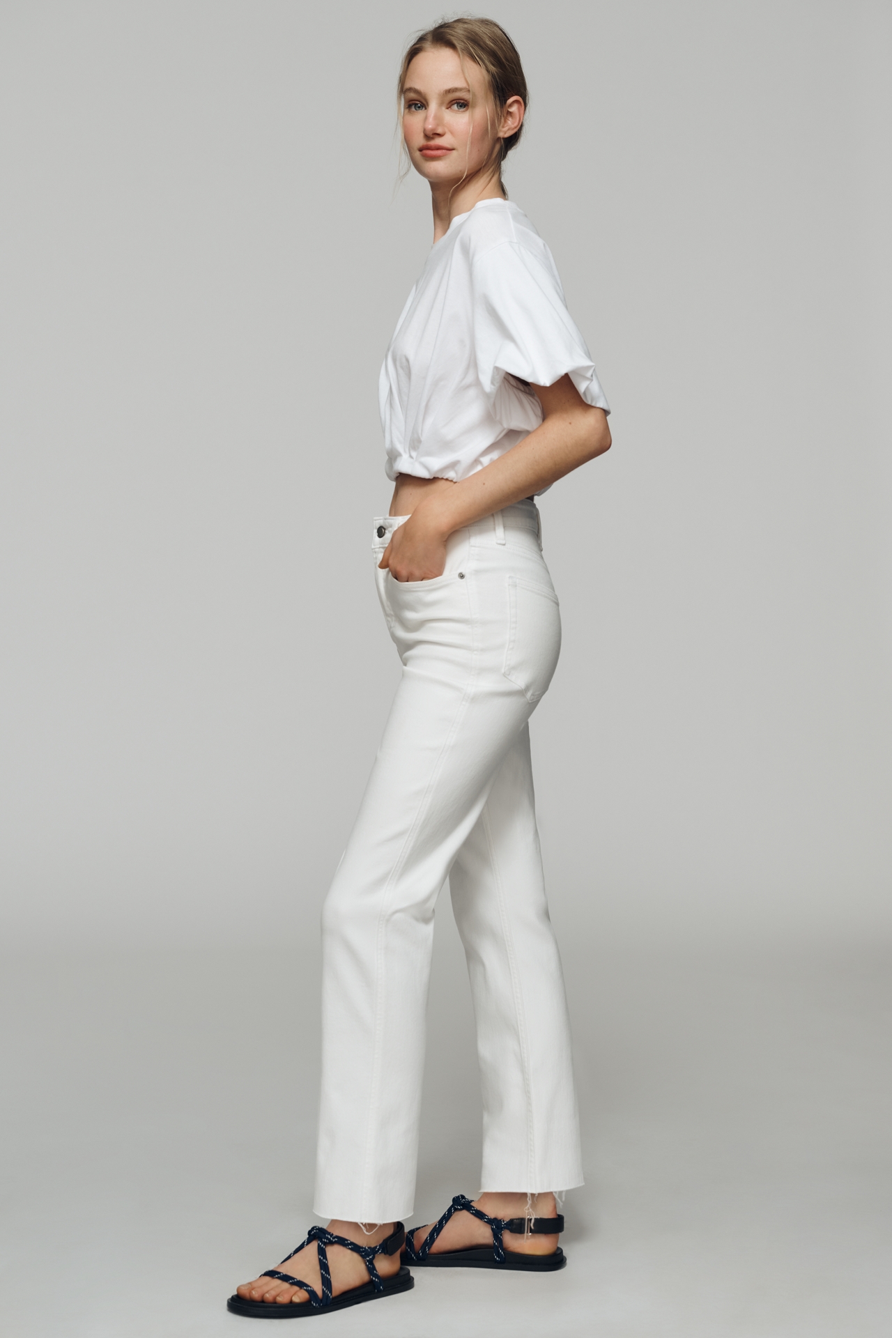 Good American True High-Rise Straight-Leg Jeans