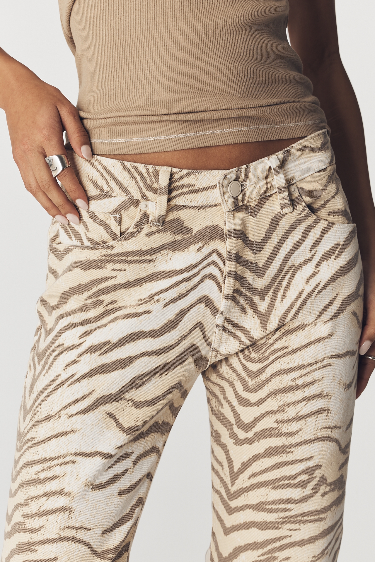 Good American Vintage Straight Mid-Rise Straight-Leg Jeans