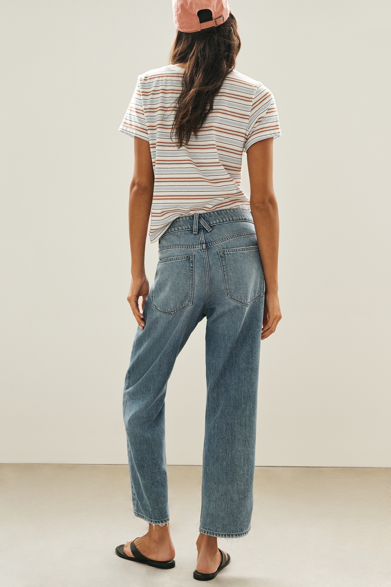 Good American Weightless Mid-Rise Relaxed Jeans
