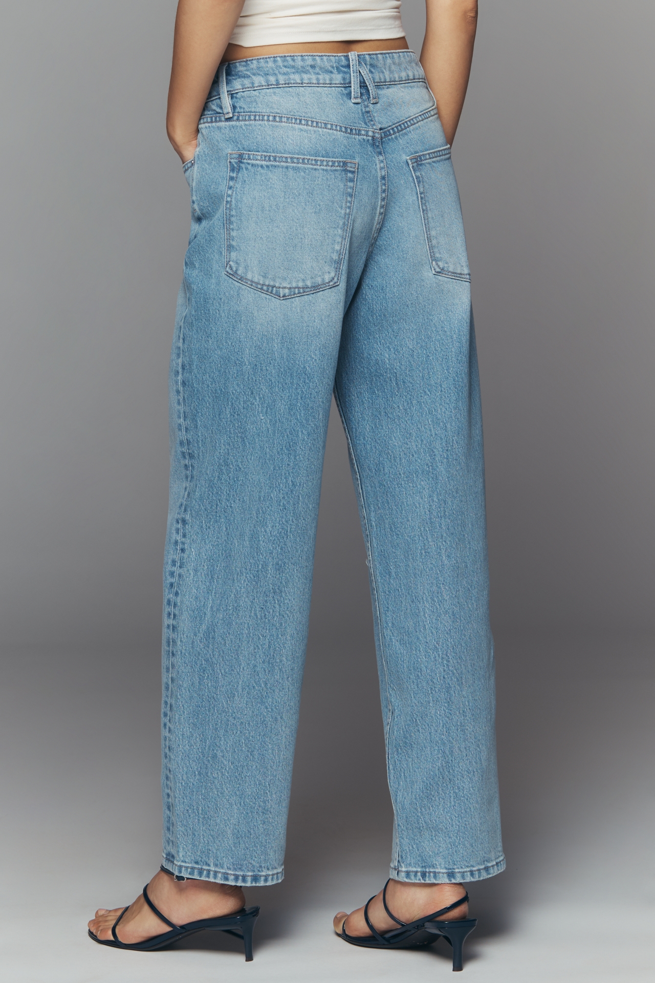 Good American Petite 90s High-Rise Straight-Leg Jeans