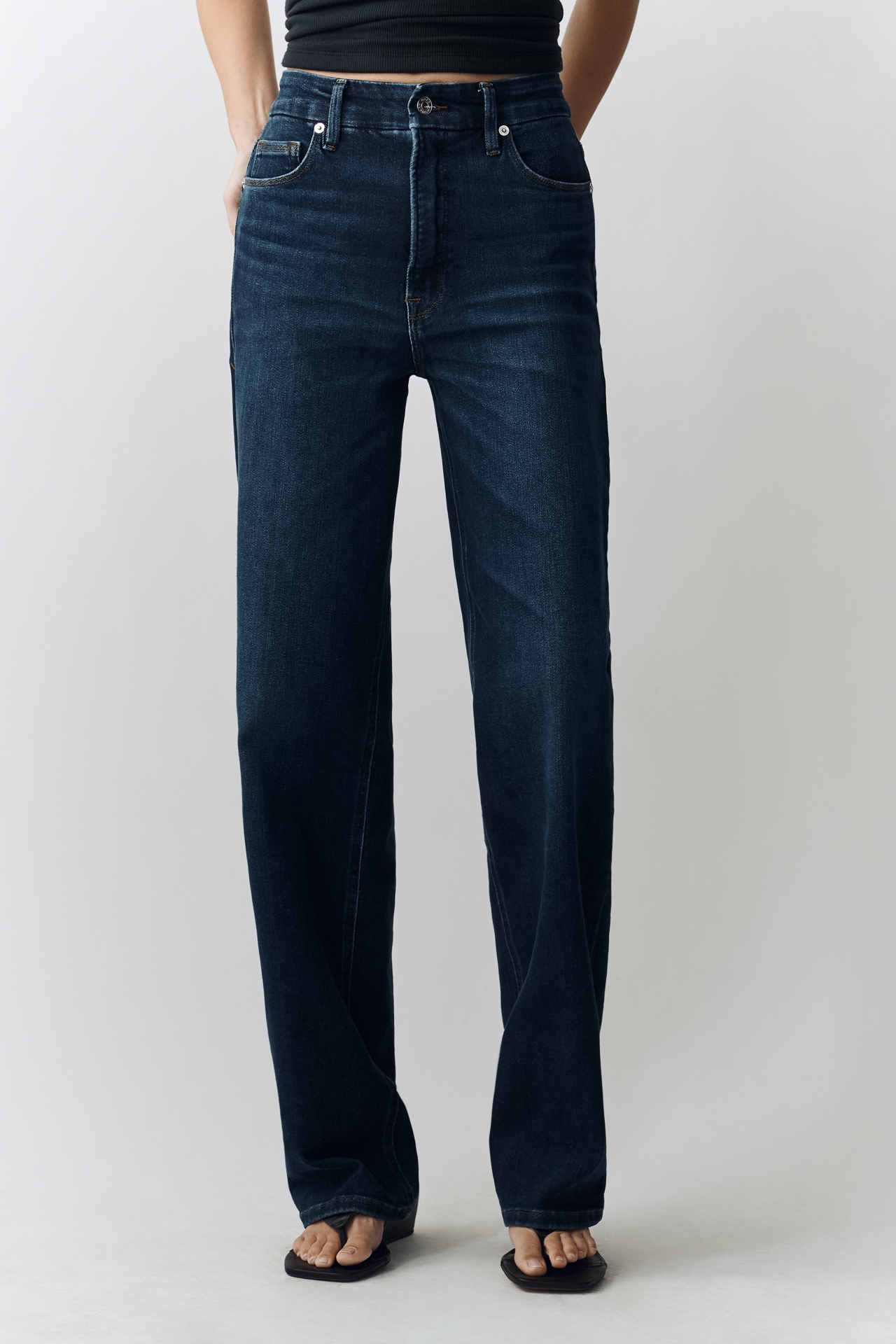 Good American Soft Tech True High-Rise Straight Jeans