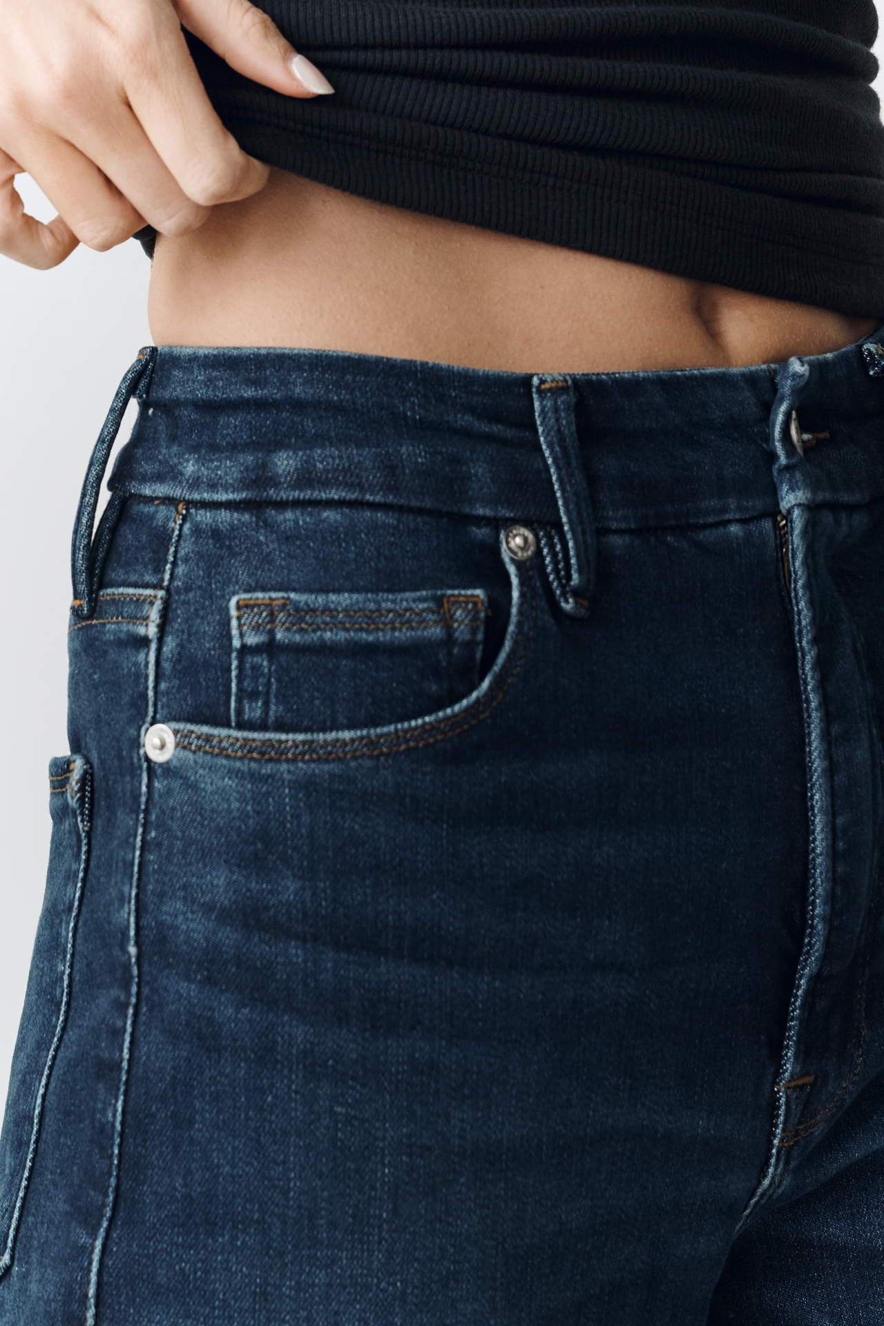 Good American Soft Tech True High-Rise Straight Jeans