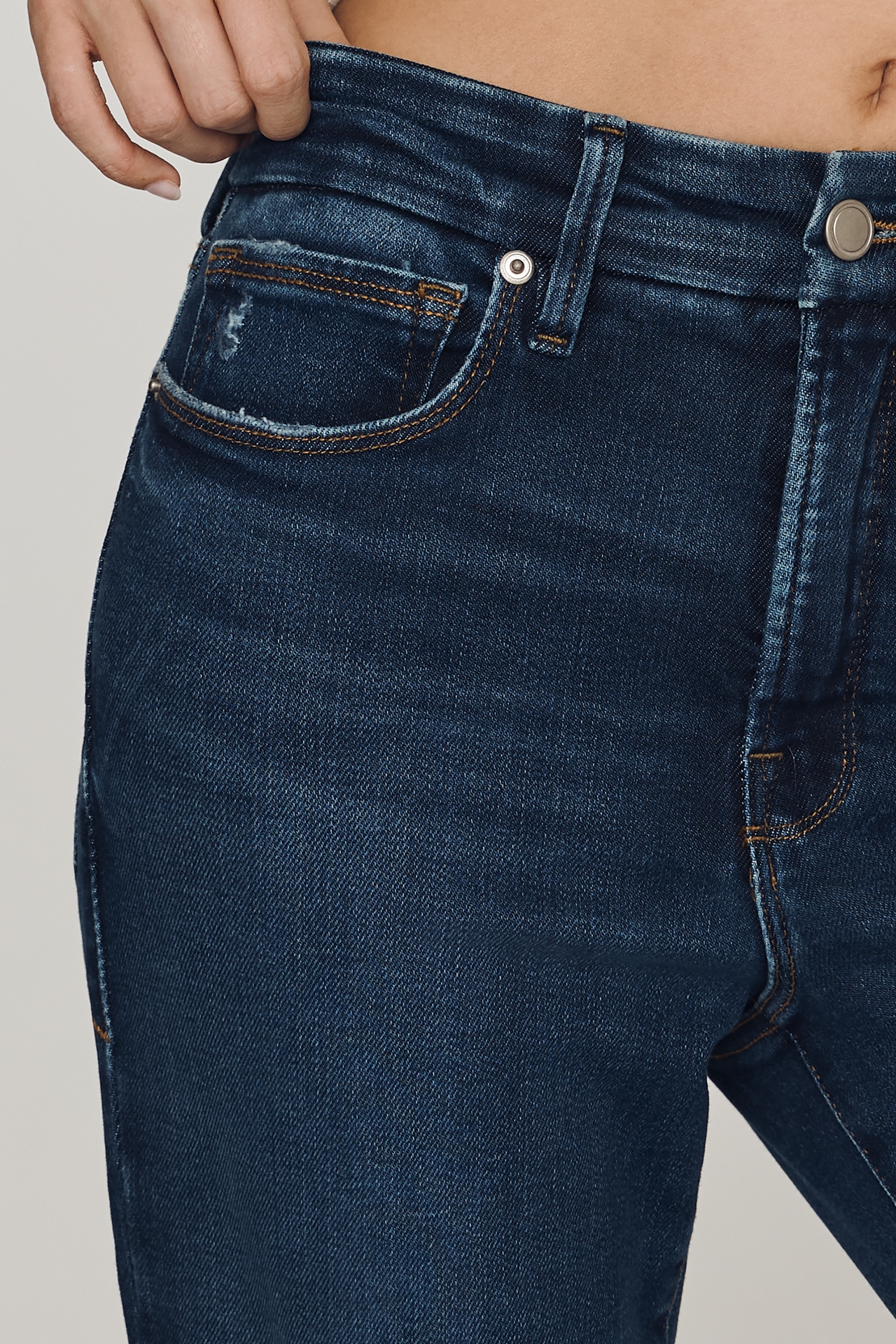Good American Soft Tech Legs Mid-Rise Straight Jeans