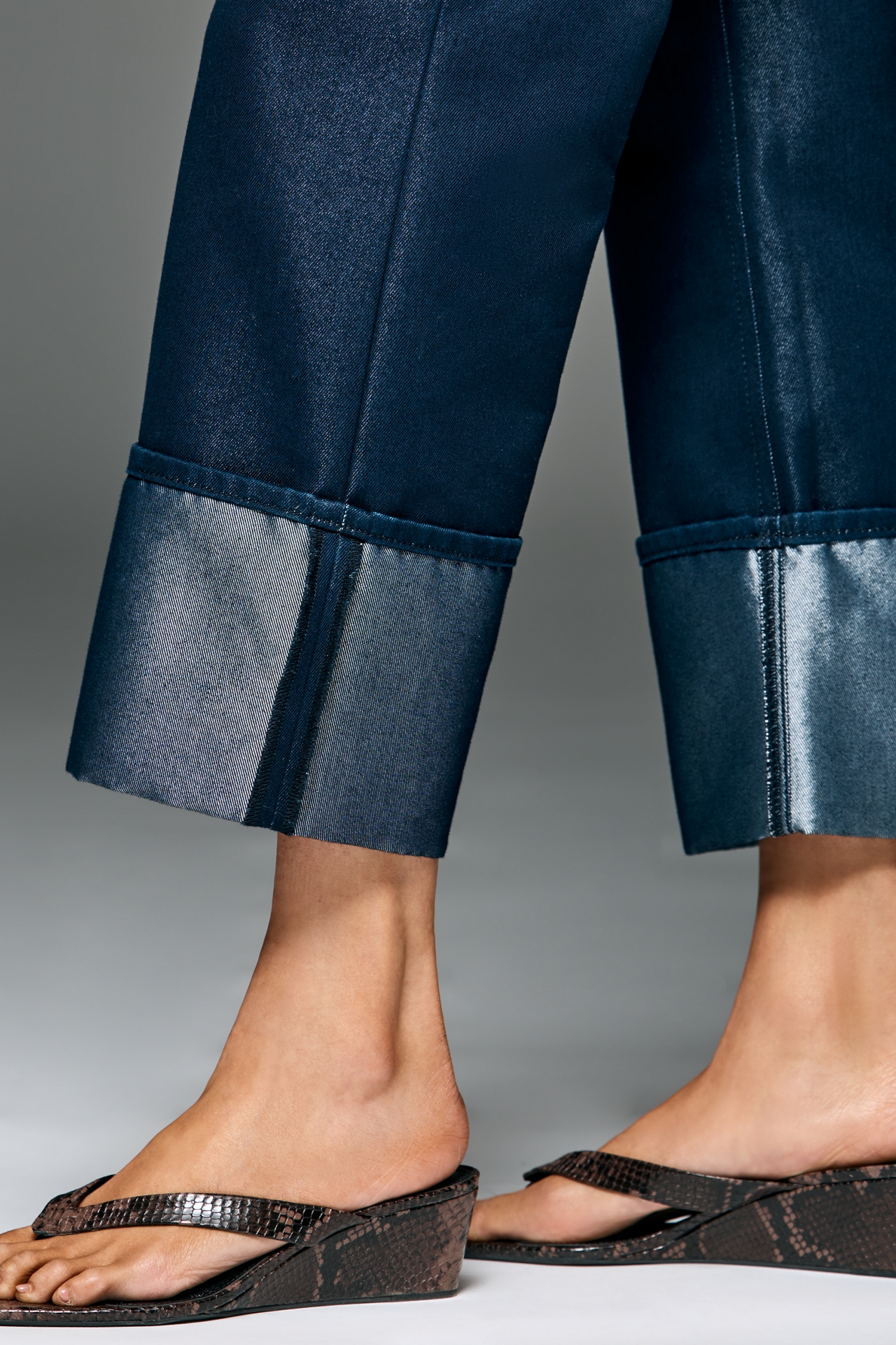 Hudson Rosie Mid-Rise Wide-Leg Jeans