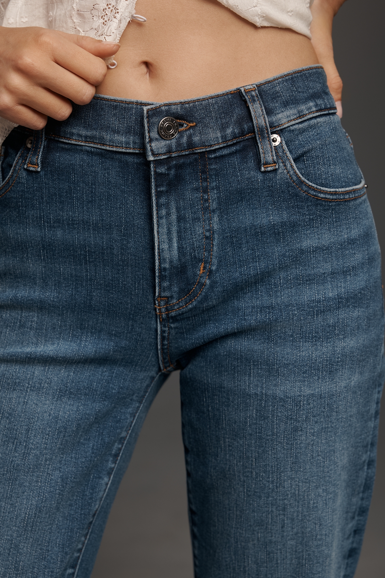 FRAME The Rodeo Low-Rise Bootleg Jeans