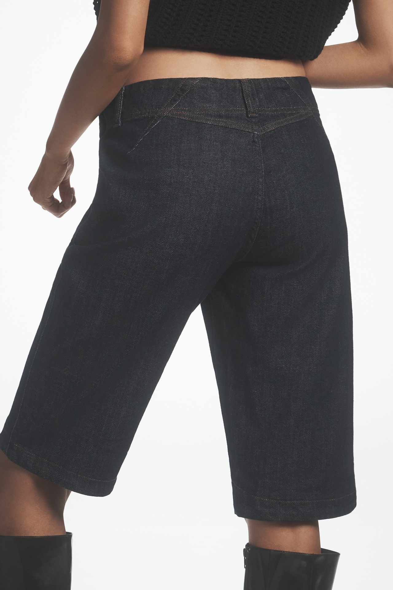 Pilcro Low-Rise Straight-Leg Riding Capri Jeans