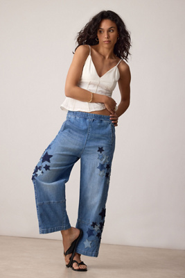 The Izzie Relaxed Pull-On Barrel Jeans by Pilcro