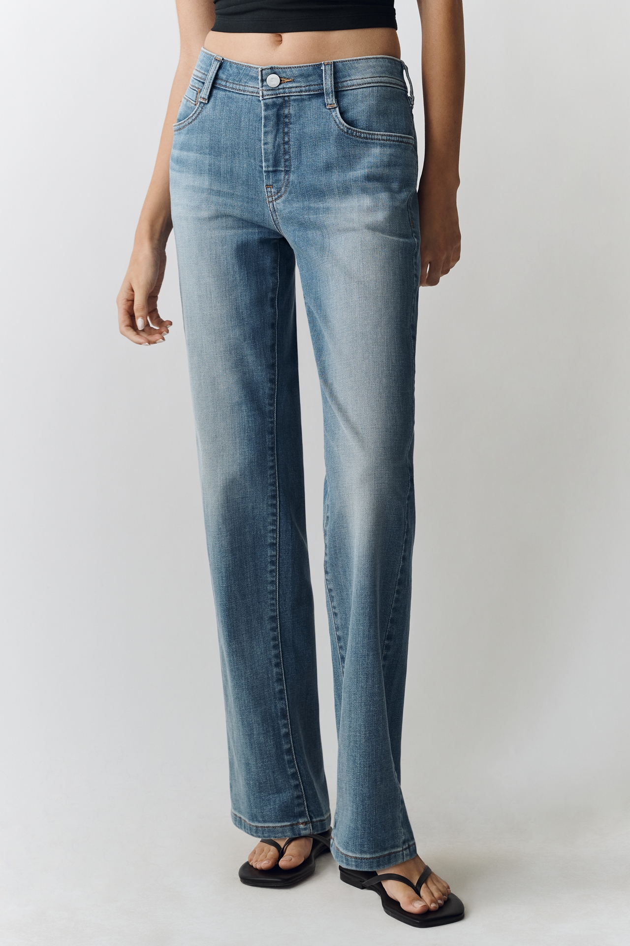 Pilcro Low-Rise Relaxed Straight Jeans