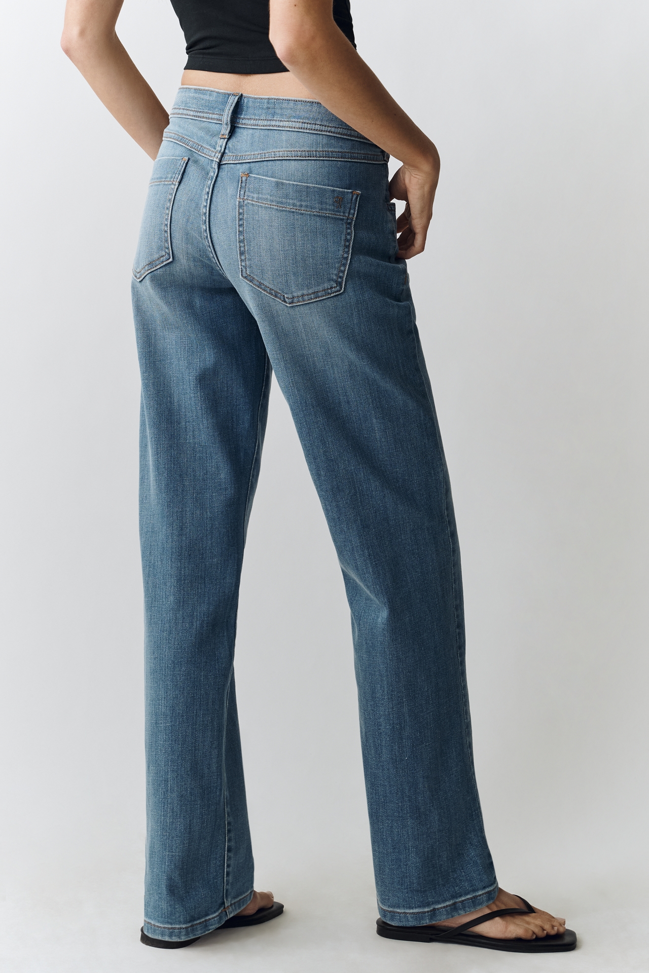 Pilcro Low-Rise Relaxed Straight Jeans