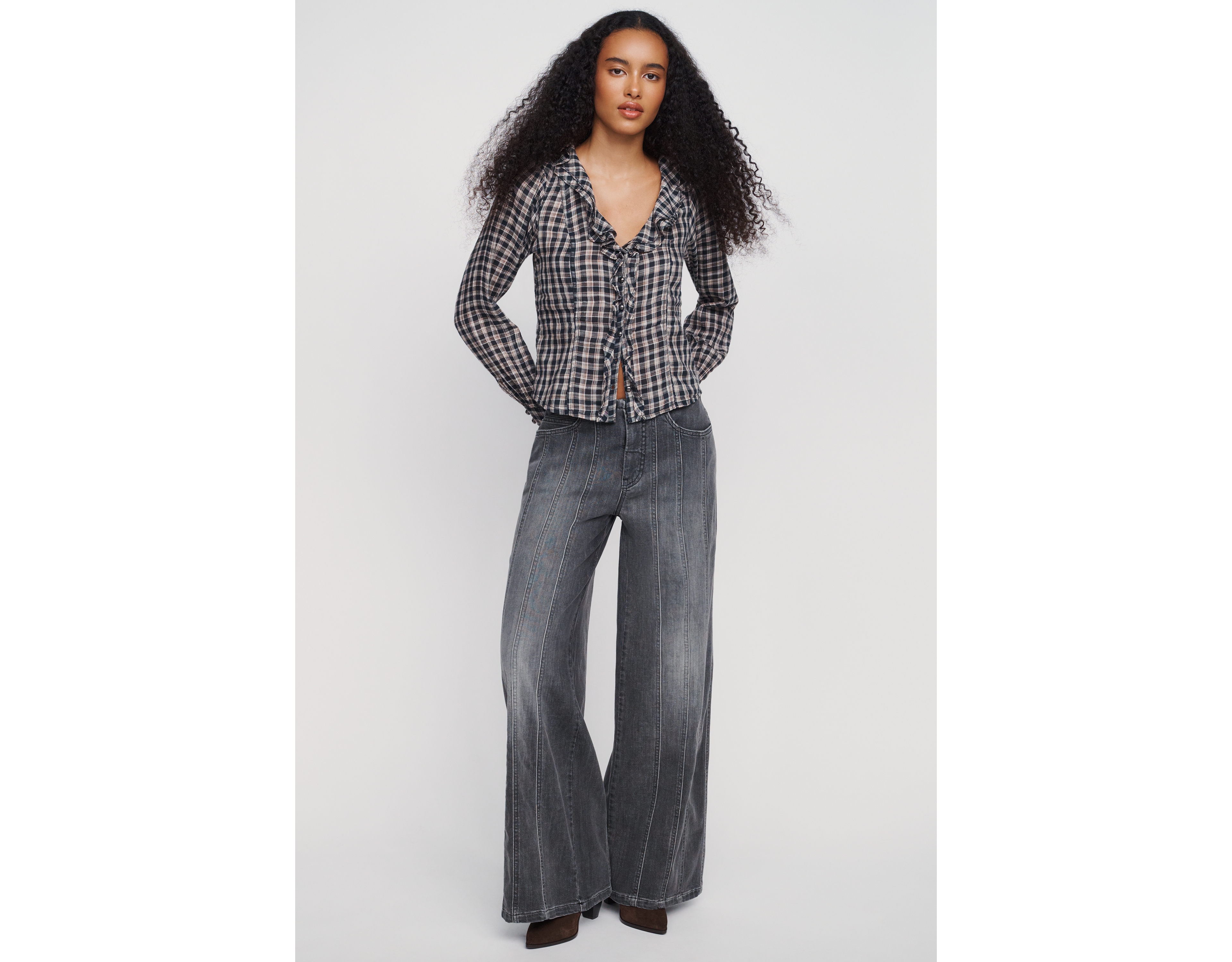 Pilcro Drift Mid-Rise Flared Jeans