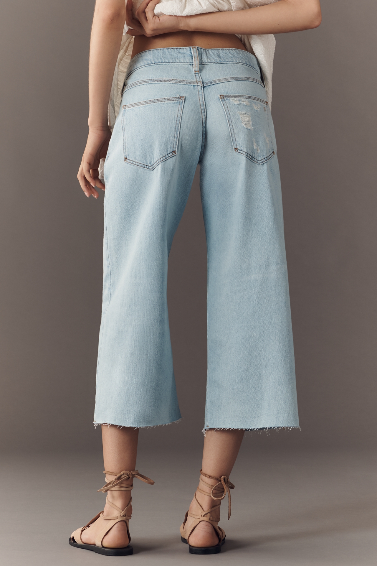 Pilcro Low-Rise Crop Wide-Leg Distressed Jeans